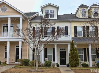1033 Philpott Dr, Chapel Hill, NC 27517