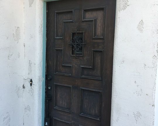 3rd image of 930 S Curson Ave