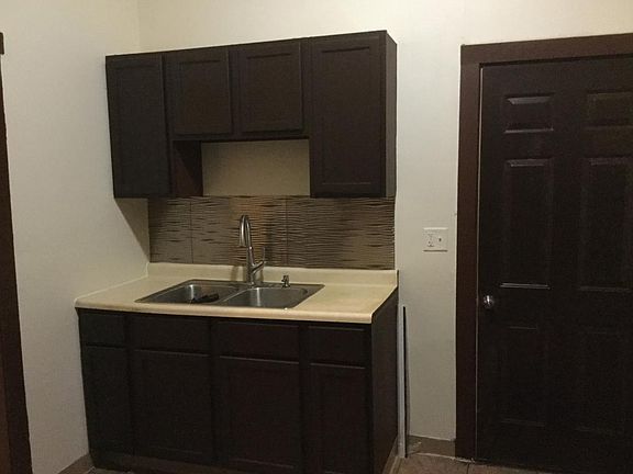 4th image of 706 S 6th Ave APT 1S