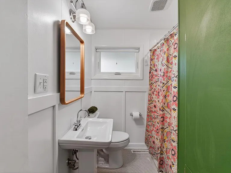 1408 Baker St #A — Photo 15