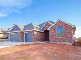 1800 NE 26th St, Moore, OK 73160