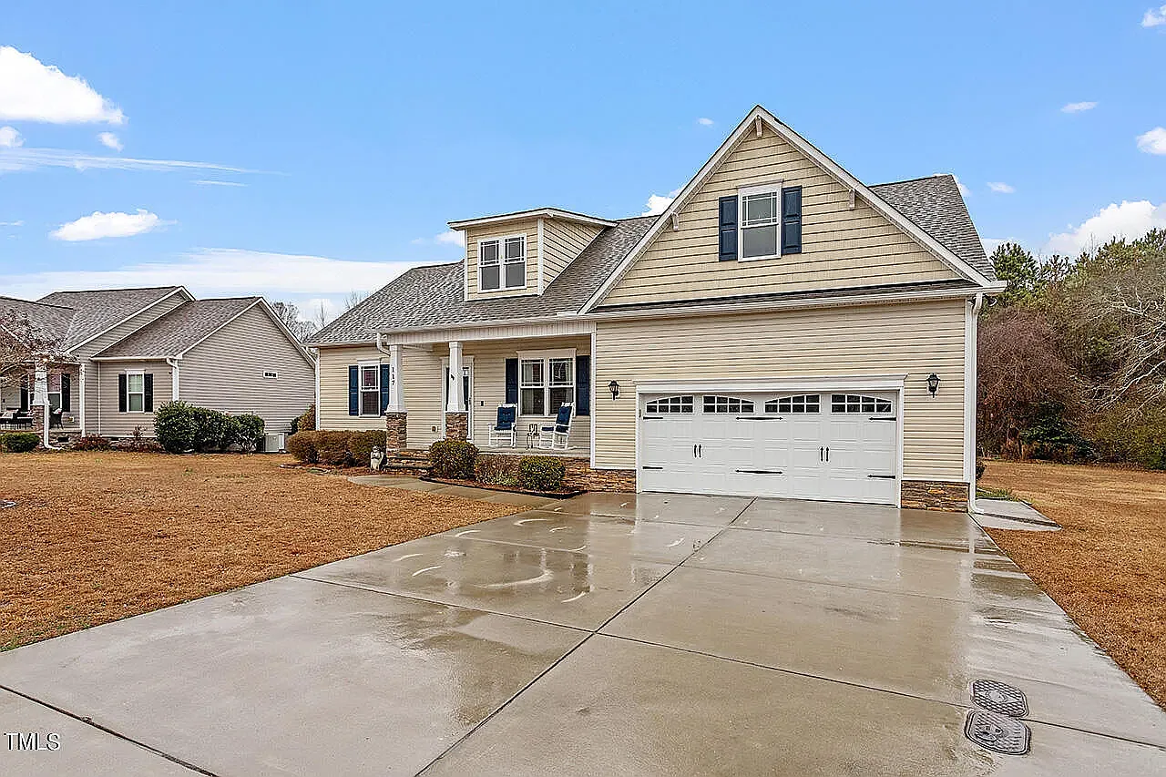 3 bed, 1546 sqft, $1,900 — Photo 1