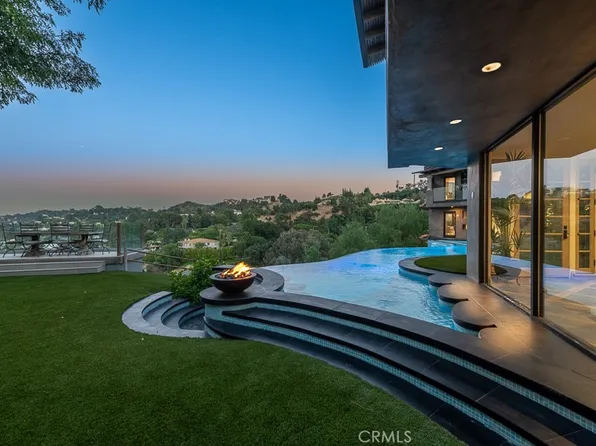 16479 Royal Hills Dr, Encino, CA 91436