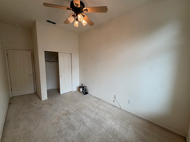 2833 Catalina Dr — Photo 18