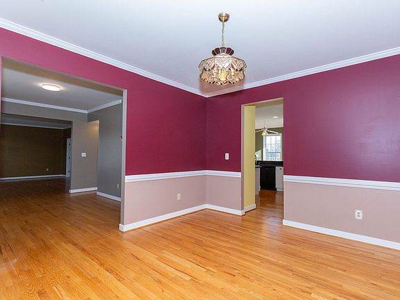 5th image of 180 Muirfield Ct