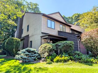 88 Patriots Rd, Morris Plains, NJ 07950