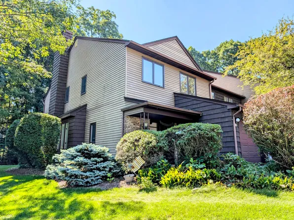 88 Patriots Rd, Morris Plains, NJ 07950