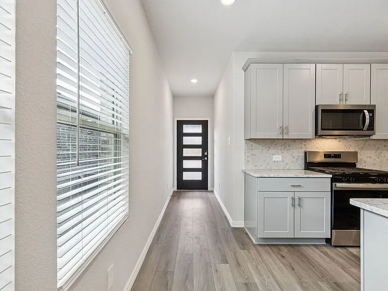 606 Travine Dr — Photo 21