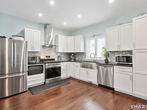 3rd image of 6 Ezra Road