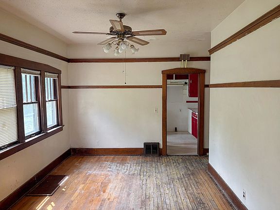 4th image of 334 E Baltimore Blvd