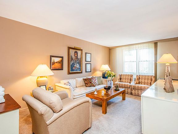 4th image of 325 Palmer Ter APT 2F