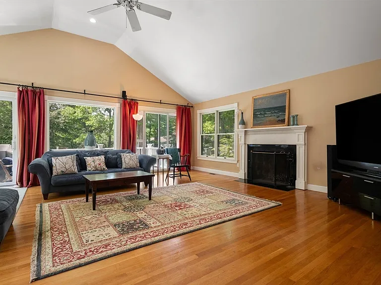 230 Follen Rd — Photo 18