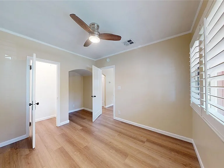 135 N Naomi St — Photo 27