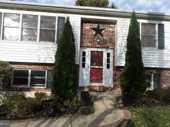 2nd image of 306 Delaware Ave