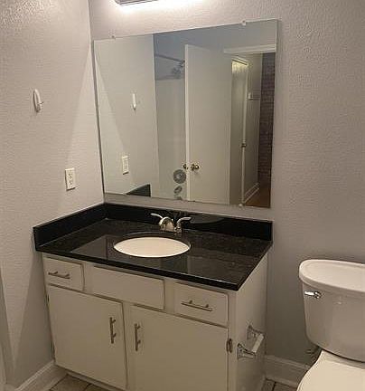 5th image of 310 Delawareunit #313