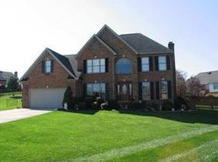 203 Summit Dr, Scott Depot, WV 25560