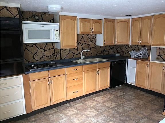 2nd image of 2524 County Road 37