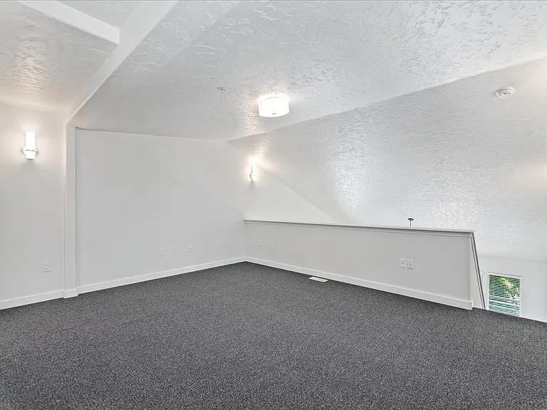 River Walk Apartments — Photo 13