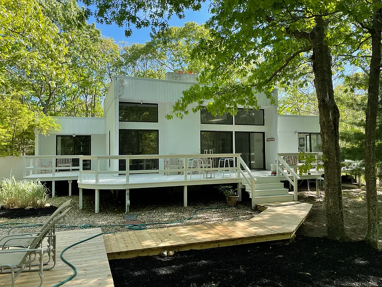19 Dongan Way — Photo 11