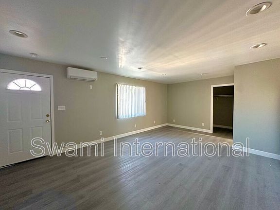 2nd image of 7100 1/2 S Figueroa St