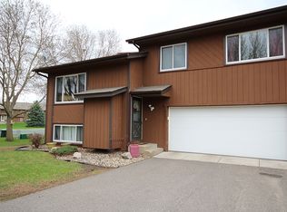 16141 Flagstaff Ct N, Rosemount, MN 55068