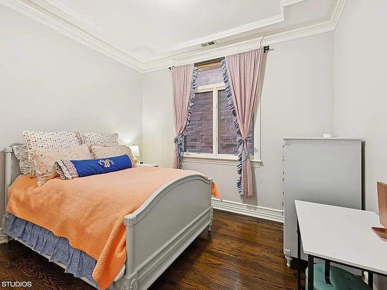 2243 W Irving Park Rd #2W — Photo 16