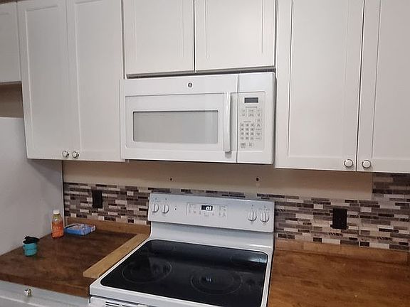 5th image of 1420 16th Ave NE