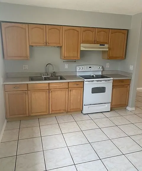 2060 N Betty Ln — Photo 7