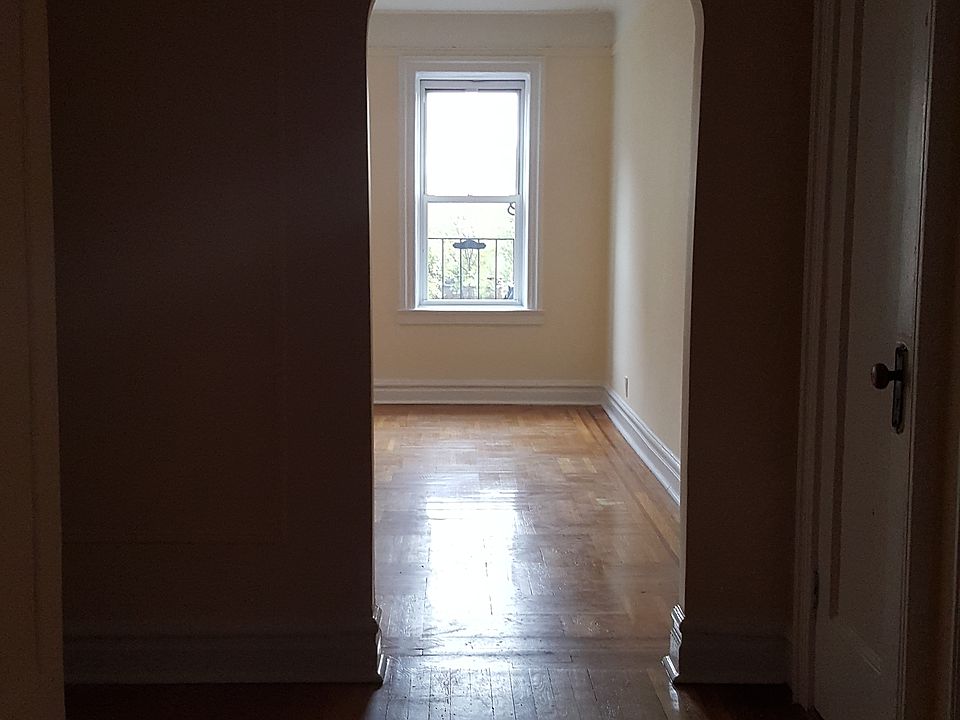 2nd image of 80 Lenox Rd APT 3H