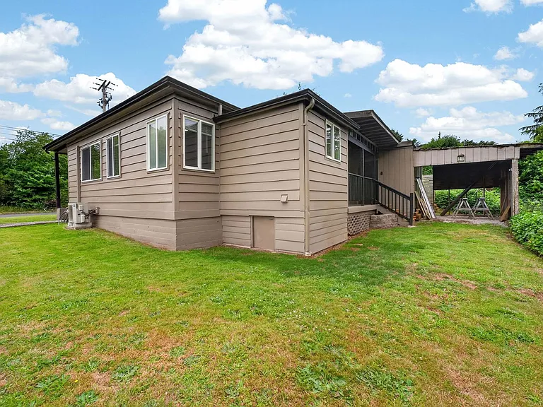 2401 NE Everett St — Photo 22