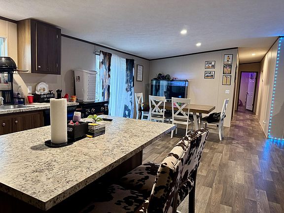 4th image of 362 Ellison Rd