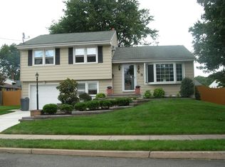29 Dailey Dr, Hamilton, NJ 08620