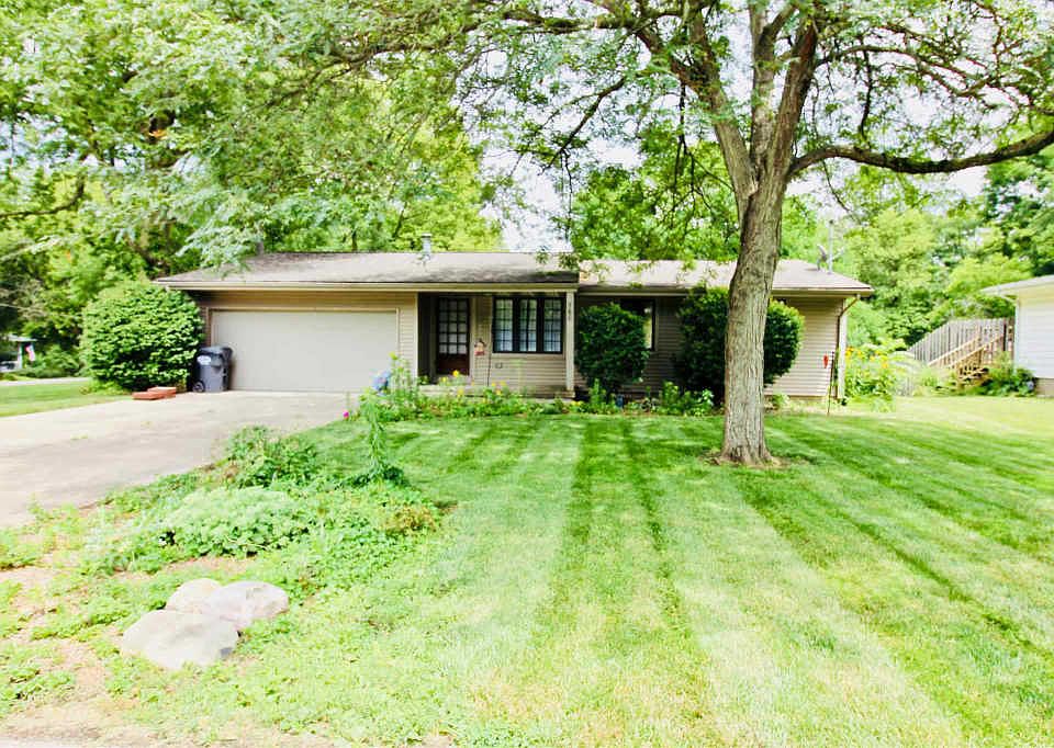 1st image of 760 Shady Ln