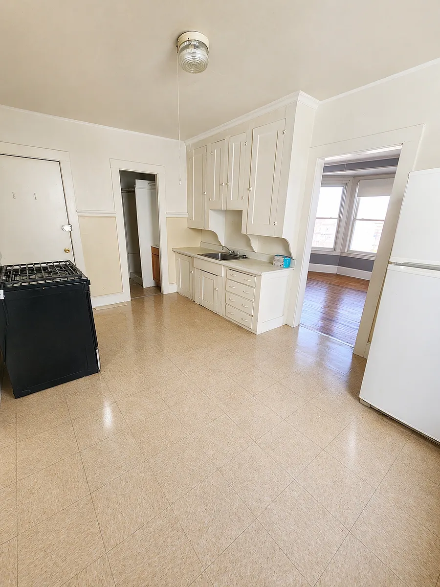 Building Photo - 52 Hampshire St #32