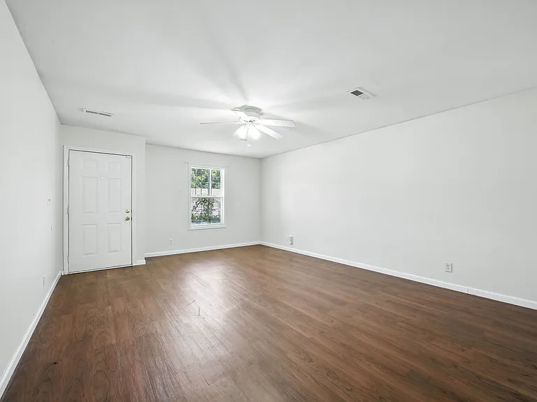256 Executive Ave #A — Photo 6