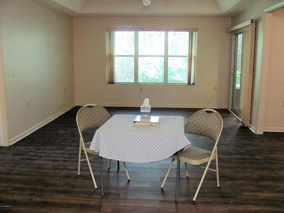 5th image of 4573 Middleton Park Cir E