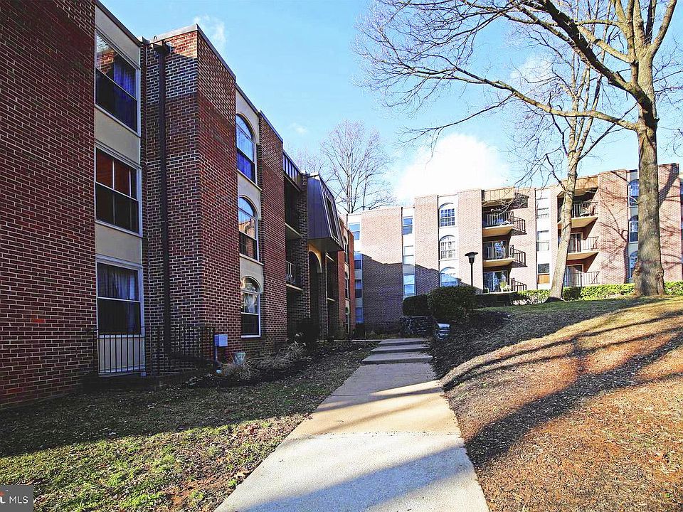 1st image of 3318 Woodburn Village Dr APT 32