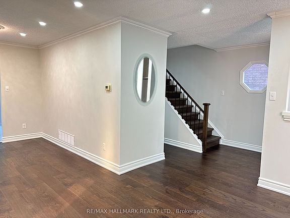 3rd image of 23 Lachlan Dr