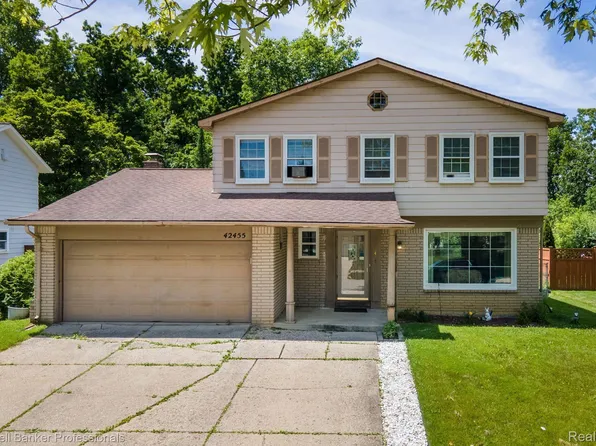 42455 Park Ridge Rd, Novi, MI 48375