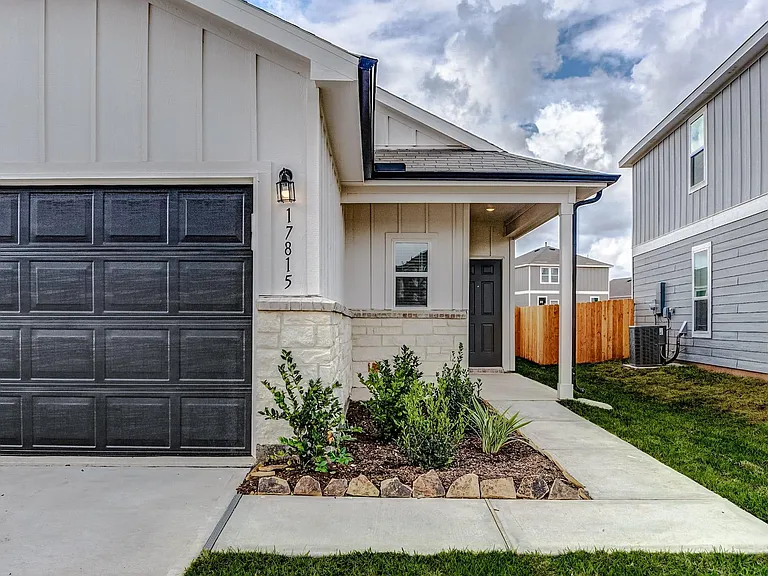 17815 Fox Nut Ln — Photo 2