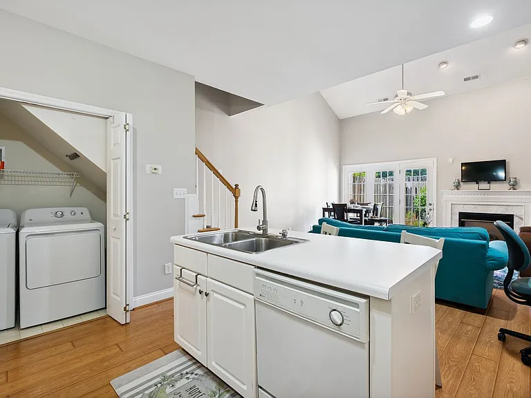 702 Teague Pl — Photo 5