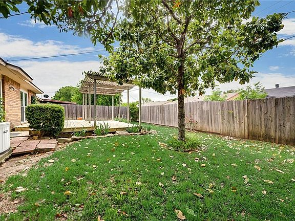 4th image of 745 Meadow Mead Dr