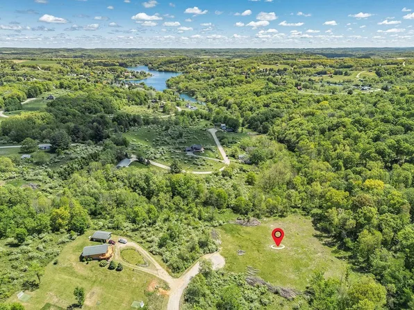 S1406 Staghorn Court #1, La Valle, WI 53941