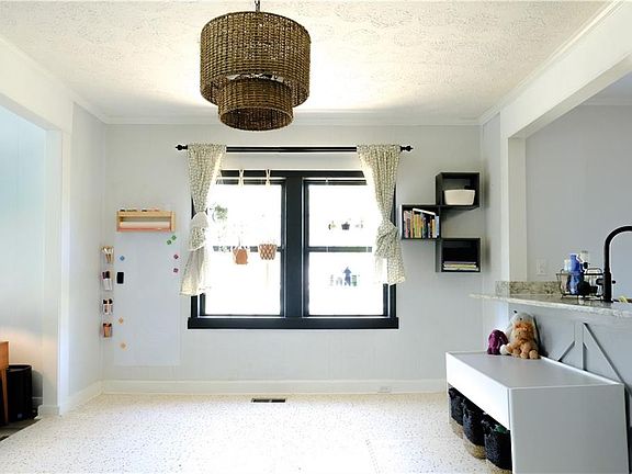 4th image of 403 Superba Ave NE