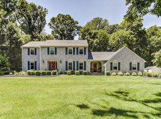 32 Rambling Brook Dr, Holmdel, NJ 07733