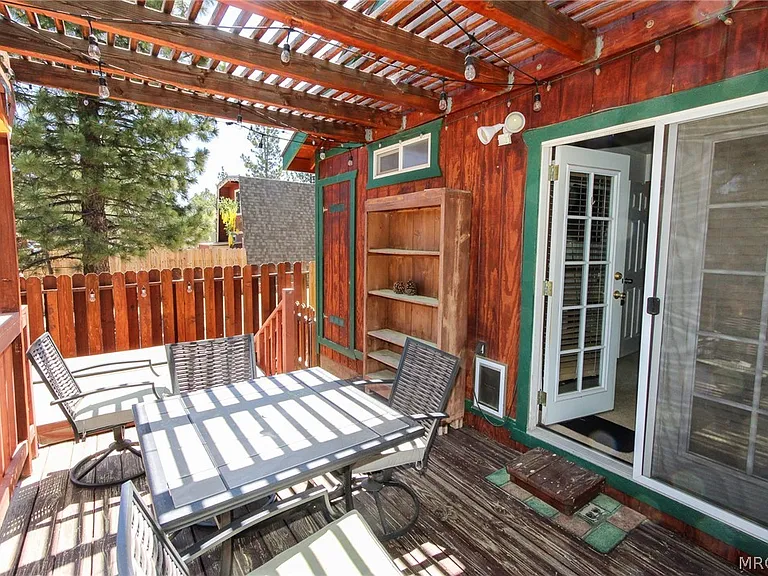 2107 2nd Ln — Photo 20