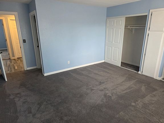 4th image of 445 Wheaton Ct