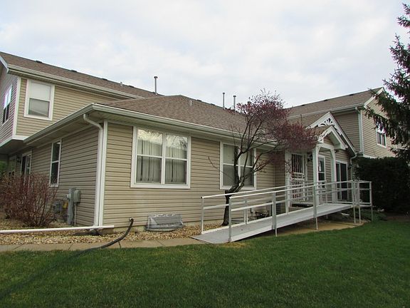 3rd image of 12248 Fairway Cir Unit B