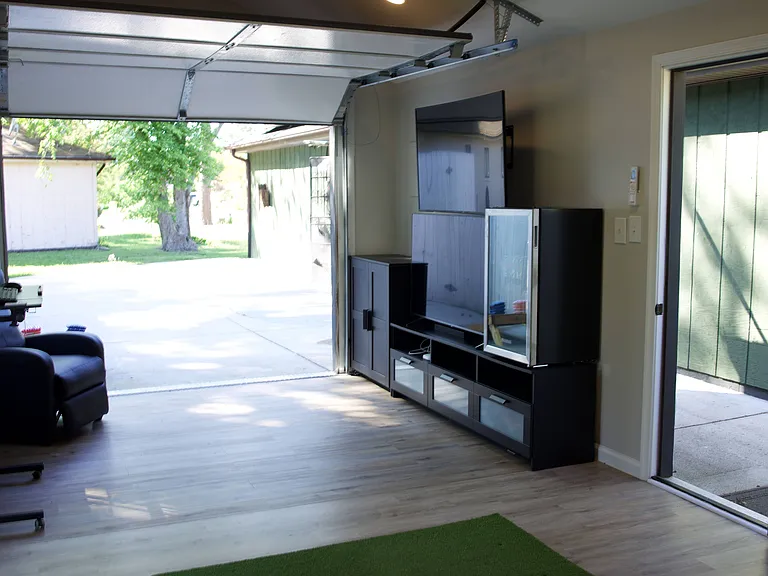 2201 Hunters Wood Way — Photo 17