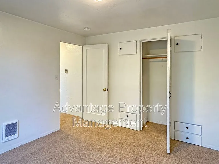 2353 NW Fillmore Ave — Photo 15